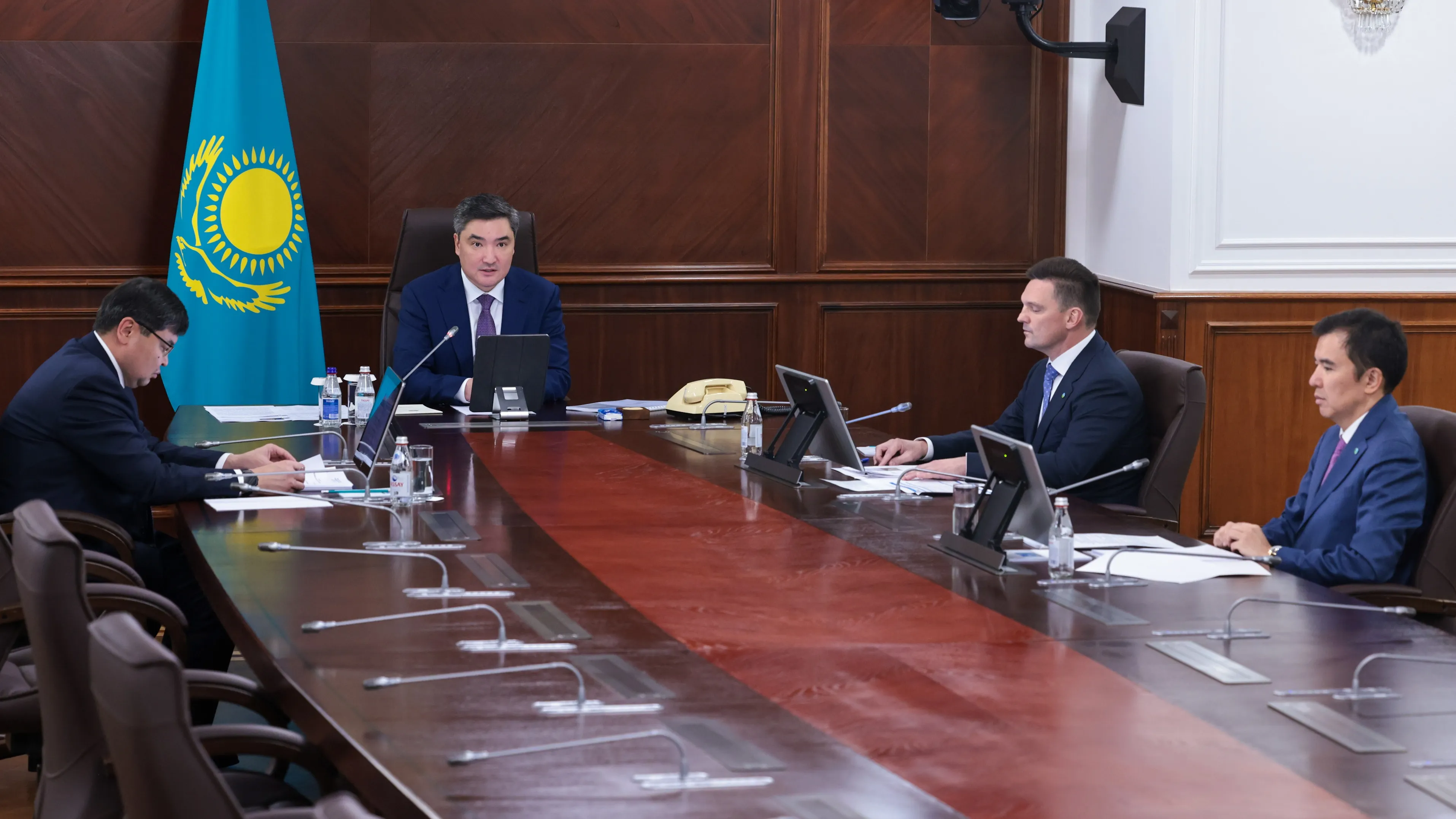 Eýrazııalyq damý banki keńesiniń basqosýy