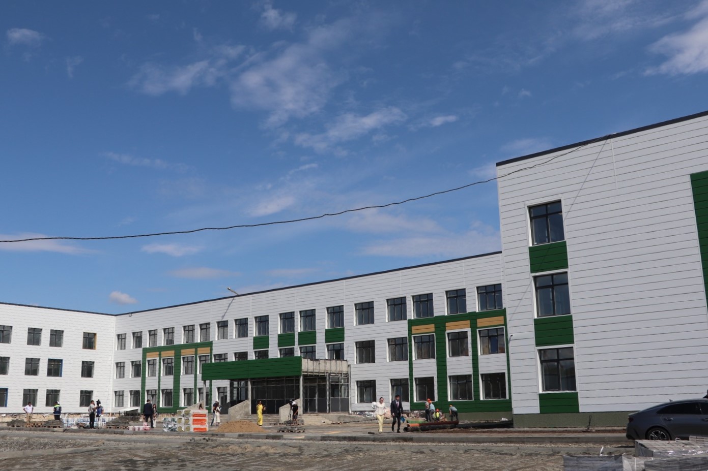 О́skemende zamanaýı mektep salynyp jatyr