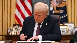 Tramp Sırııaǵa qarsy keıbir sanksııalardy alyp tastady