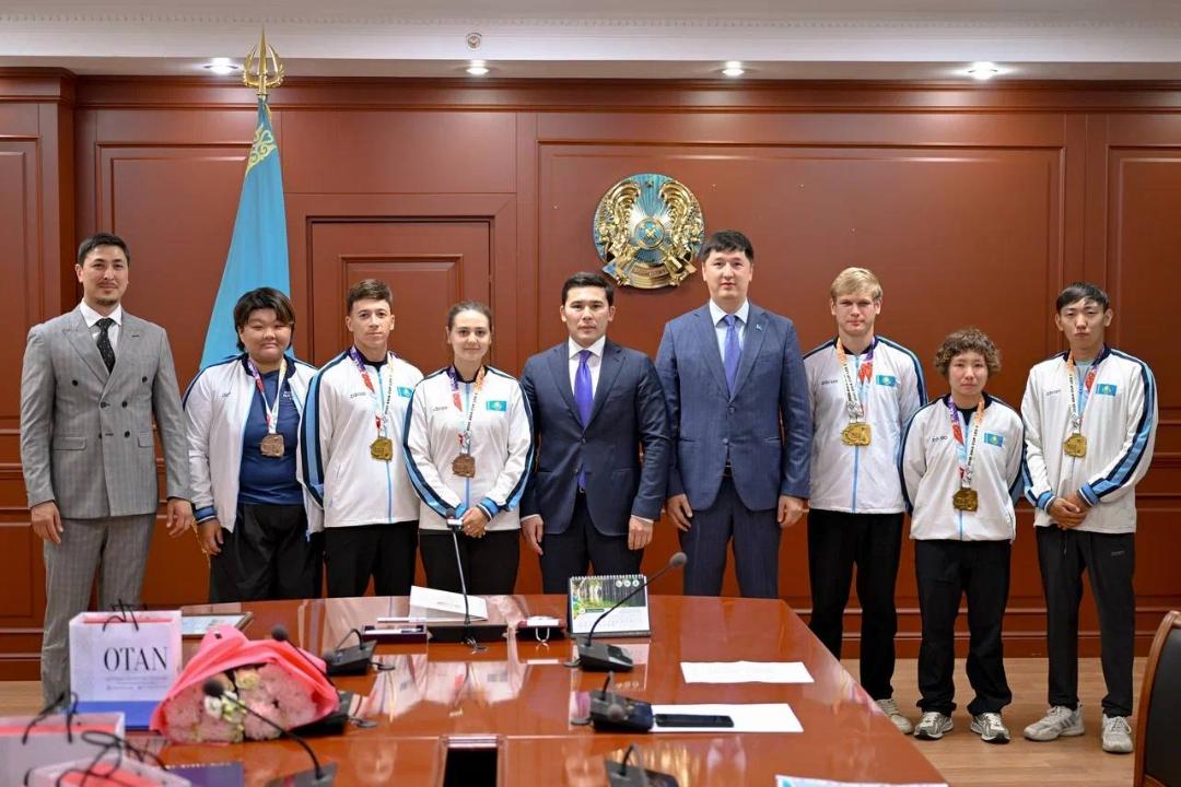 Erbol Myrzabosynov ulttyq qurama sportshylaryn marapattady