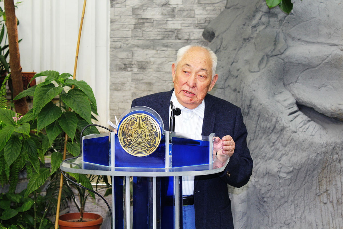 Sóz qazynasyn zerdelegen