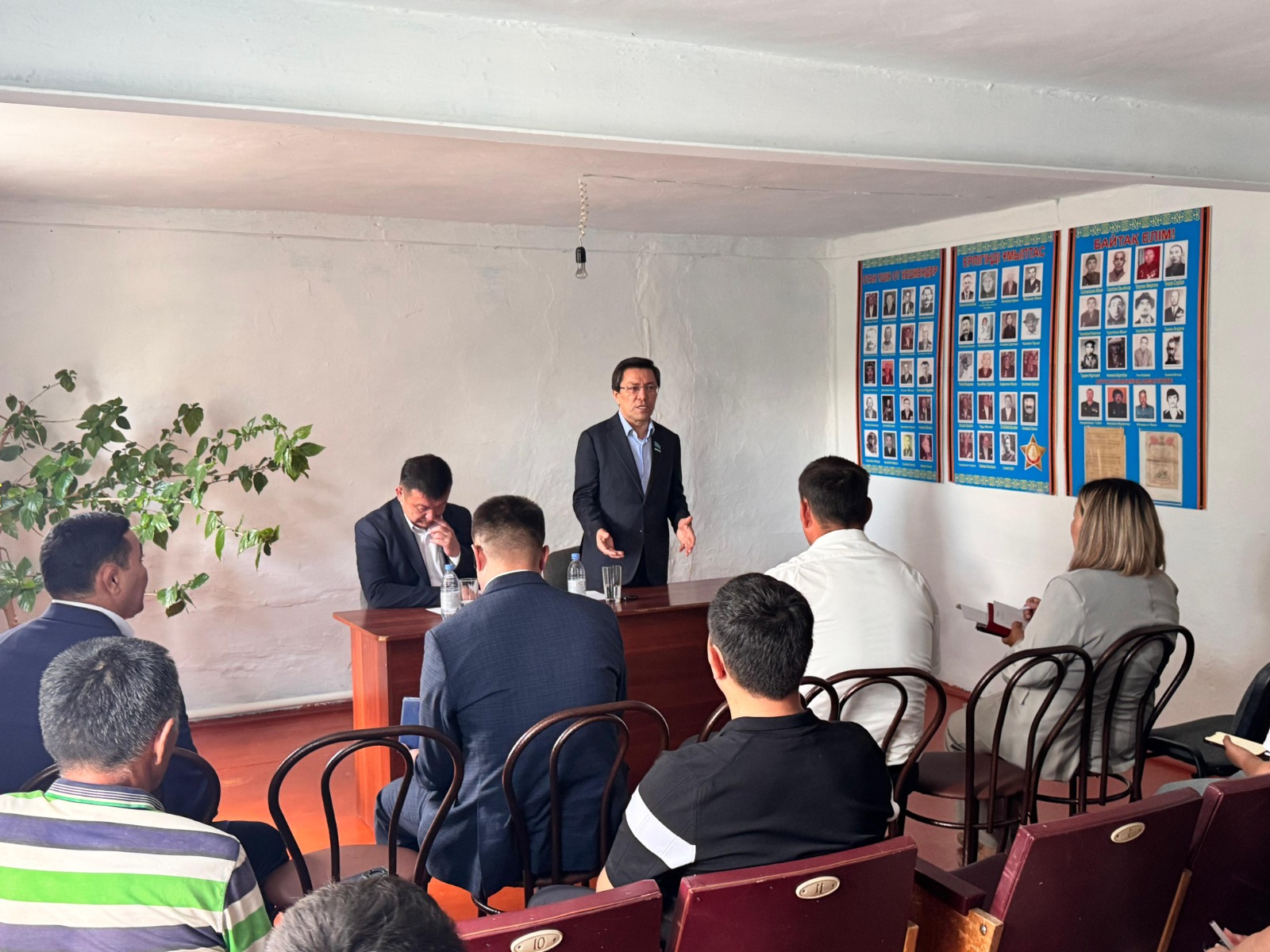 Májilis depýtaty Jarma aýdanynyń turǵyndarymen kezdesti