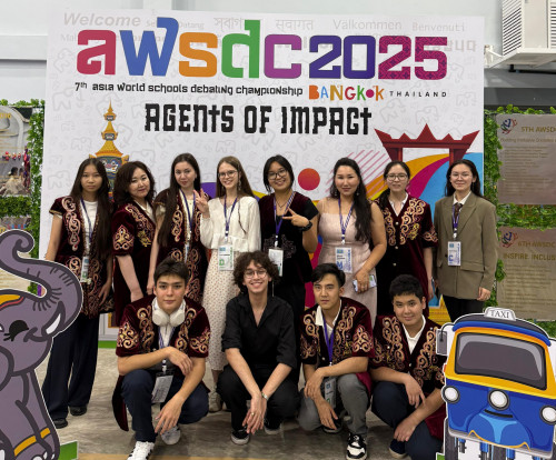 Jas debaterler «Awsdc 2025» týrnırinde el namysyn qorǵady