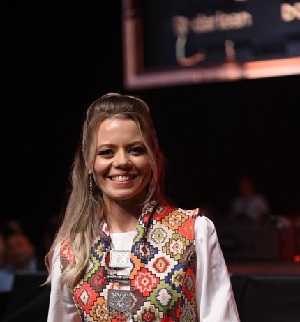 Alena Ýzeva: Qazaq tili – bolmysymnyń ajyramas bóligi