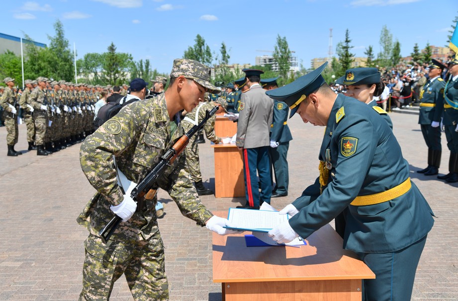 Áskerı boryshtyń zańdyq negizderi