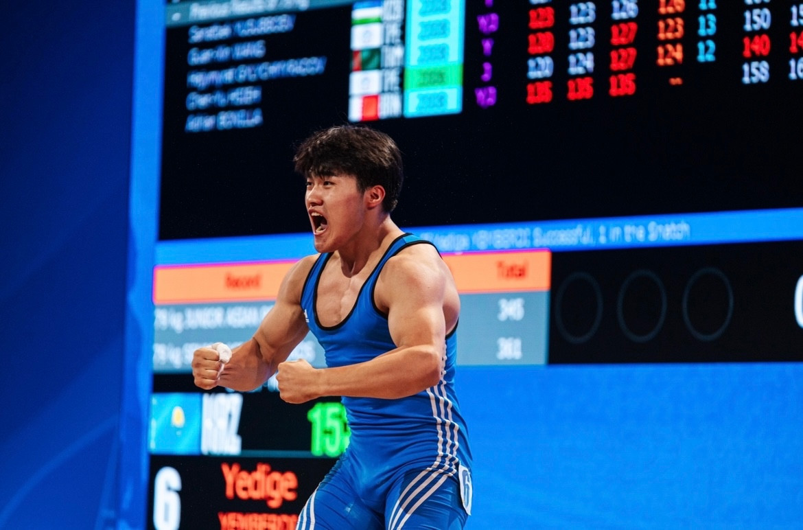 Qazaqstandyq aýyr atletter Azııa chempıonatynda altynnan alqa taqty