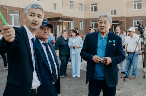 Májilis depýtaty «Aqjaıyq» shaǵynaýdanynyń qurylys barysymen tanysty