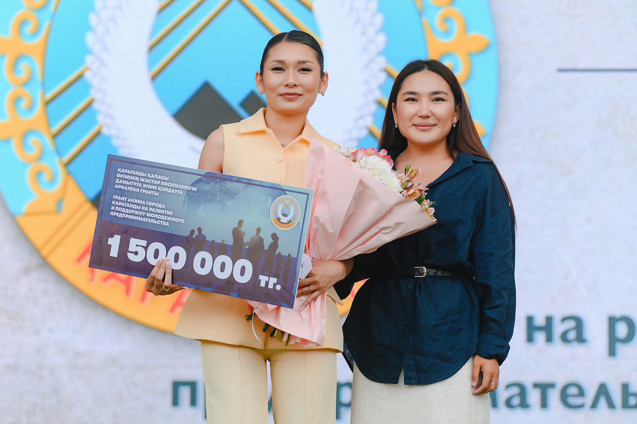 Qaraǵandyda jas kásipkerlerge qala ákiminiń granttary tabystaldy