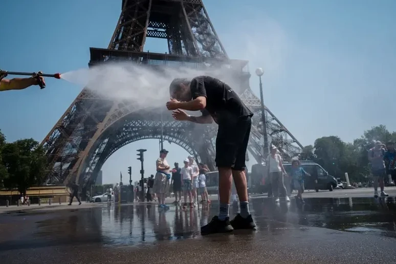 Aptap ystyqtan eki myńnan asa adam qaıtys boldy