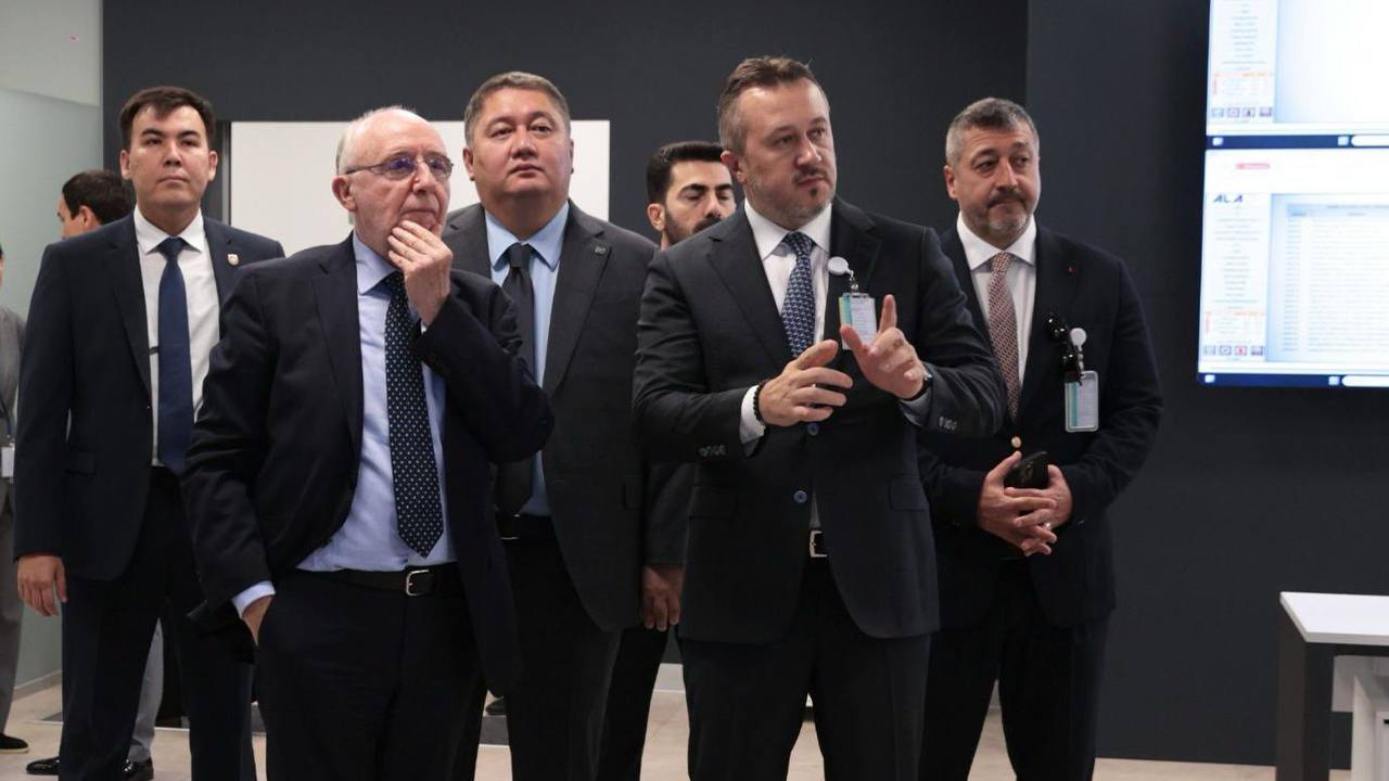 Almaty áýejaıynyń prezıdenti Goker Kose ICAO basshysy Salvatore Shakkıtanomen kezdesti