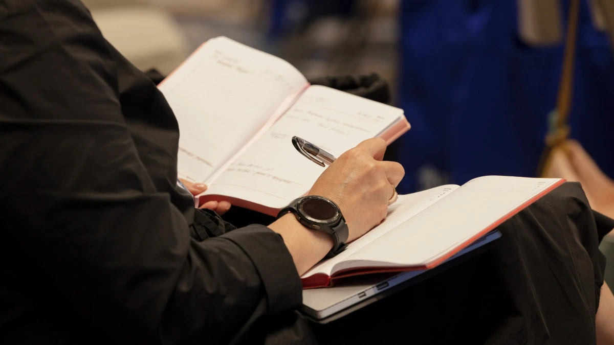 Doktorantýraǵa qujat qabyldaıdy