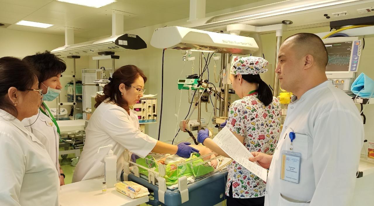 Elimizde ana men bala ólimi azaıǵan