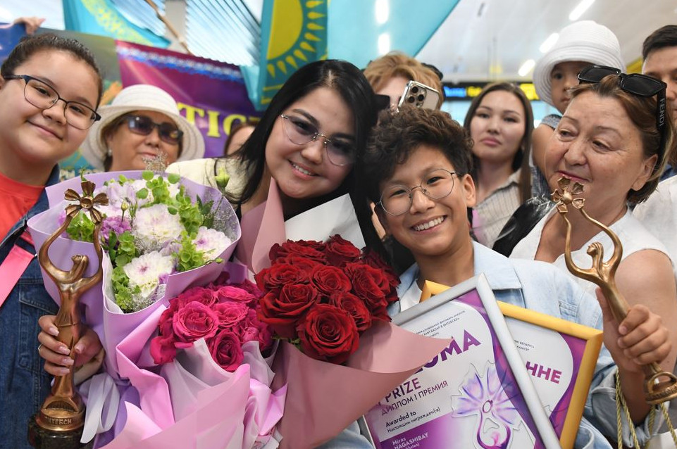 Ult abyroıyn asqaqtatqan Almagúl