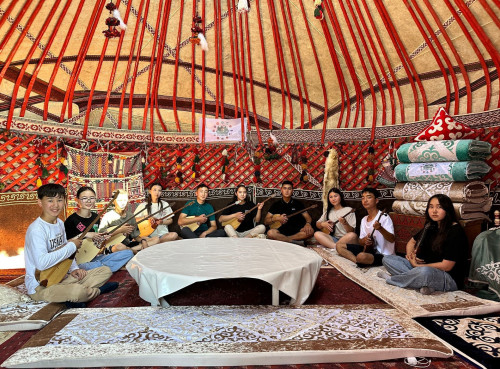 Urpaqqa jol ashqan «Jas Qazaq»