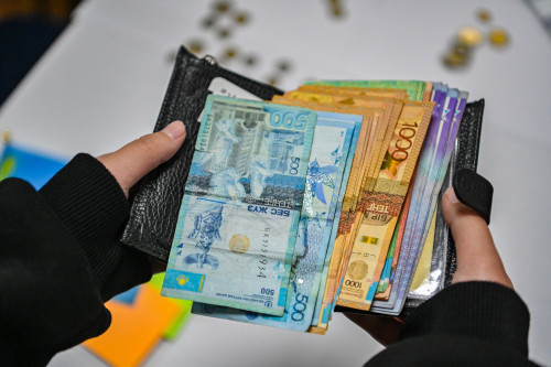 Bıyl  370 myńǵa jýyq adam járdemaqymen qamtylǵan