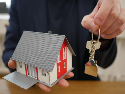 Osy jyly elimizde  qansha úı salyndy?