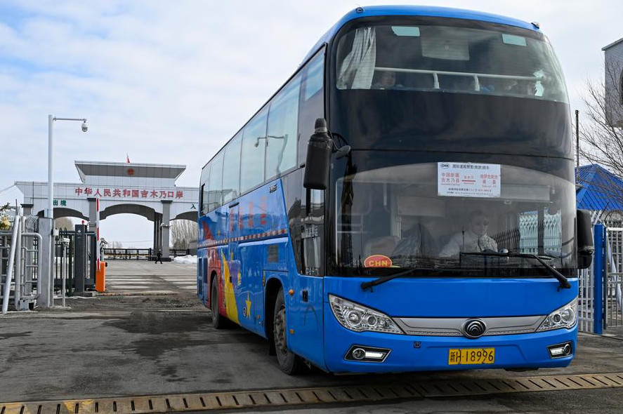 Qazaqstan-Qytaı shekarasynda jolaýshylar aǵyny aıtarlyqtaı artqan