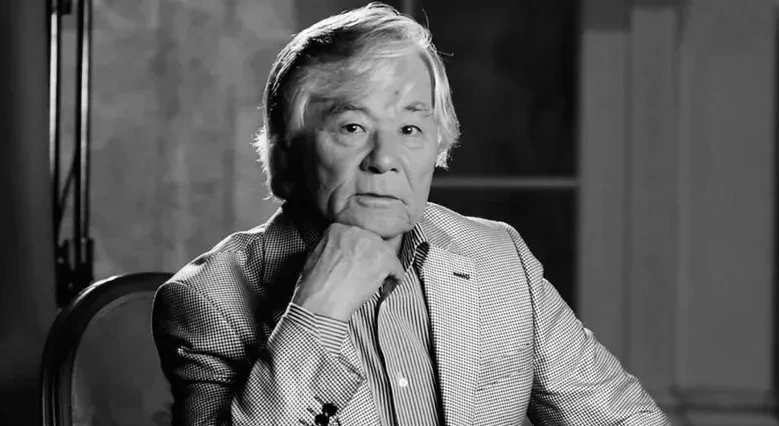 Prezıdent aqyn Israıl Saparbaıdyń otbasyna kóńil aıtty