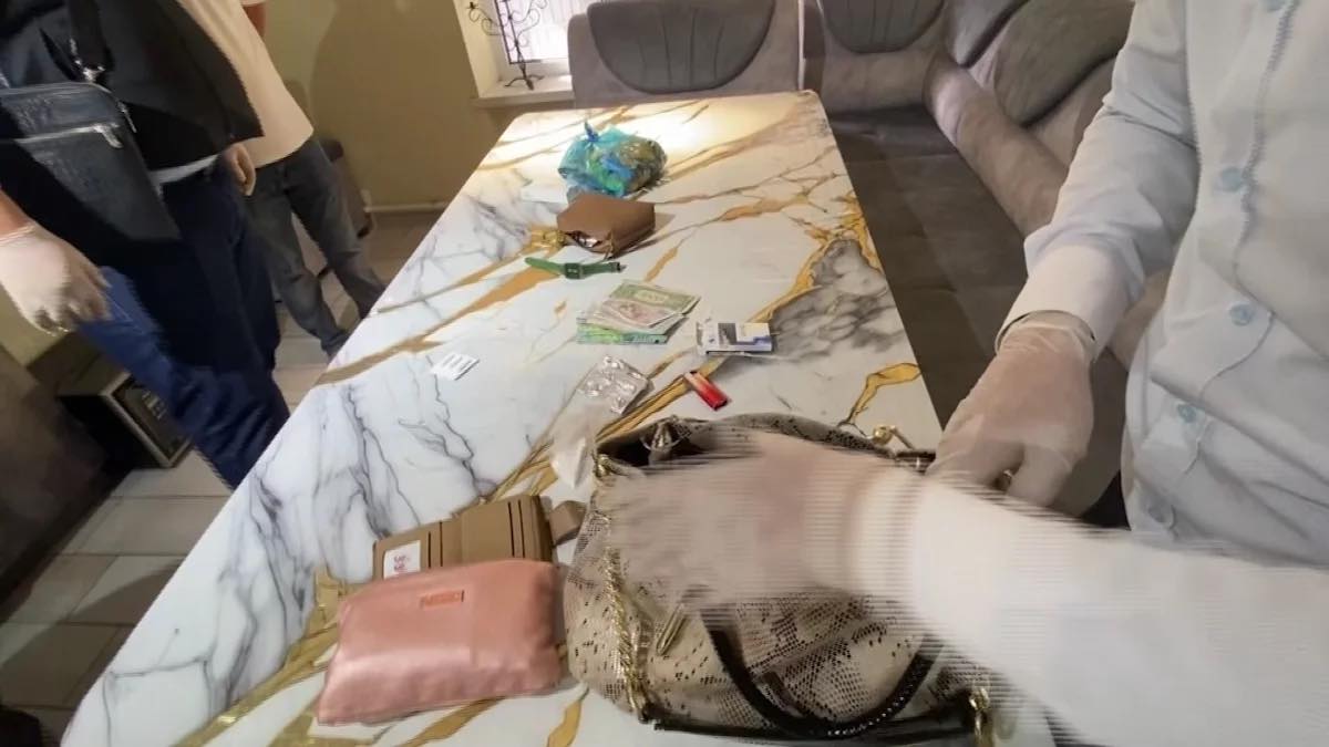 Taǵy bir qarjy pıramıdasynyń joly kesildi