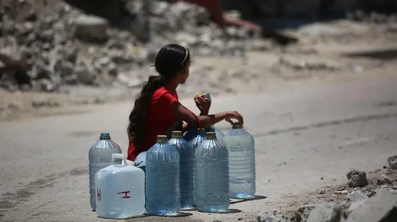 Izraıl palestınalyqtardyń Gaza ortalyǵynan ketýin talap etti