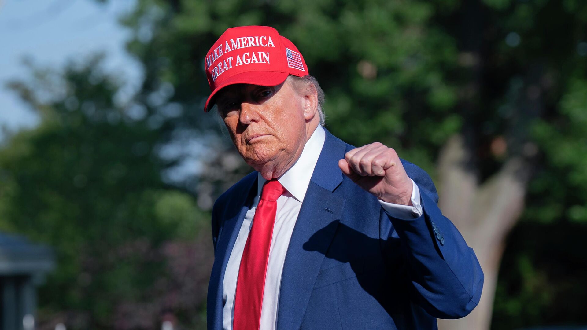 Tramptyń jańa salyq zańy AQSh-tyń bıýdjet tapshylyǵyn kúrt arttyrýy múmkin