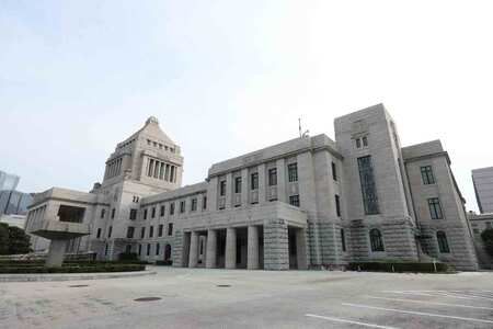 Japonııada rekordtyq kórsetkish: 42 áıel depýtat saılandy