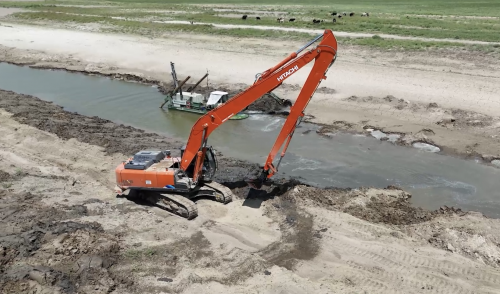 Sharýalar sýmen qamtylady: Túrkistanda «Mashkanal» kanaly tazartylyp jatyr