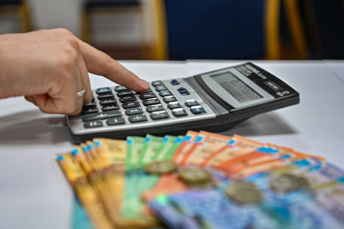 Qaı óńirdiń turǵyndary eń joǵarǵy jalaqy alady?