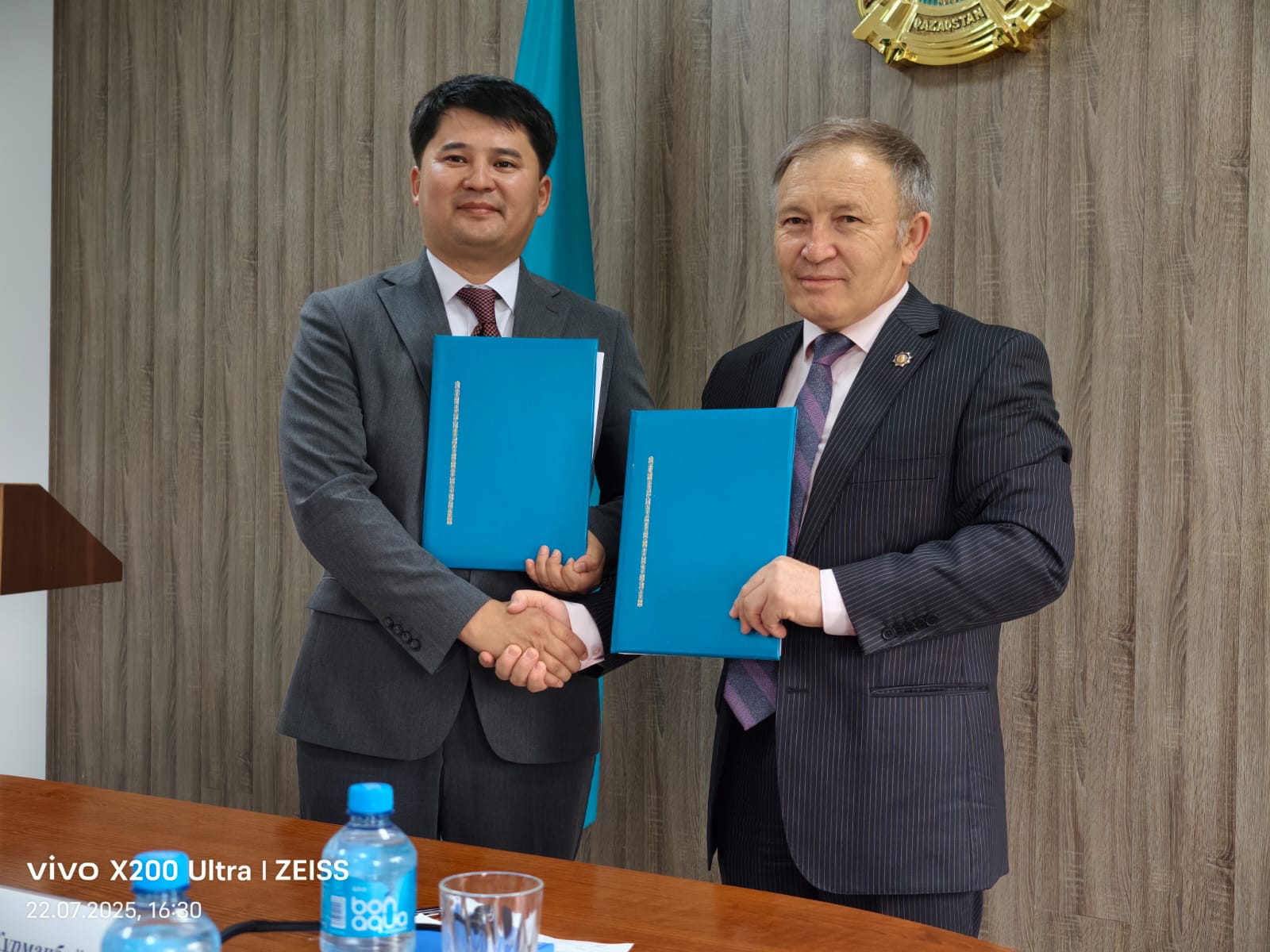 Qazaq tiliniń mártebesi talqylandy