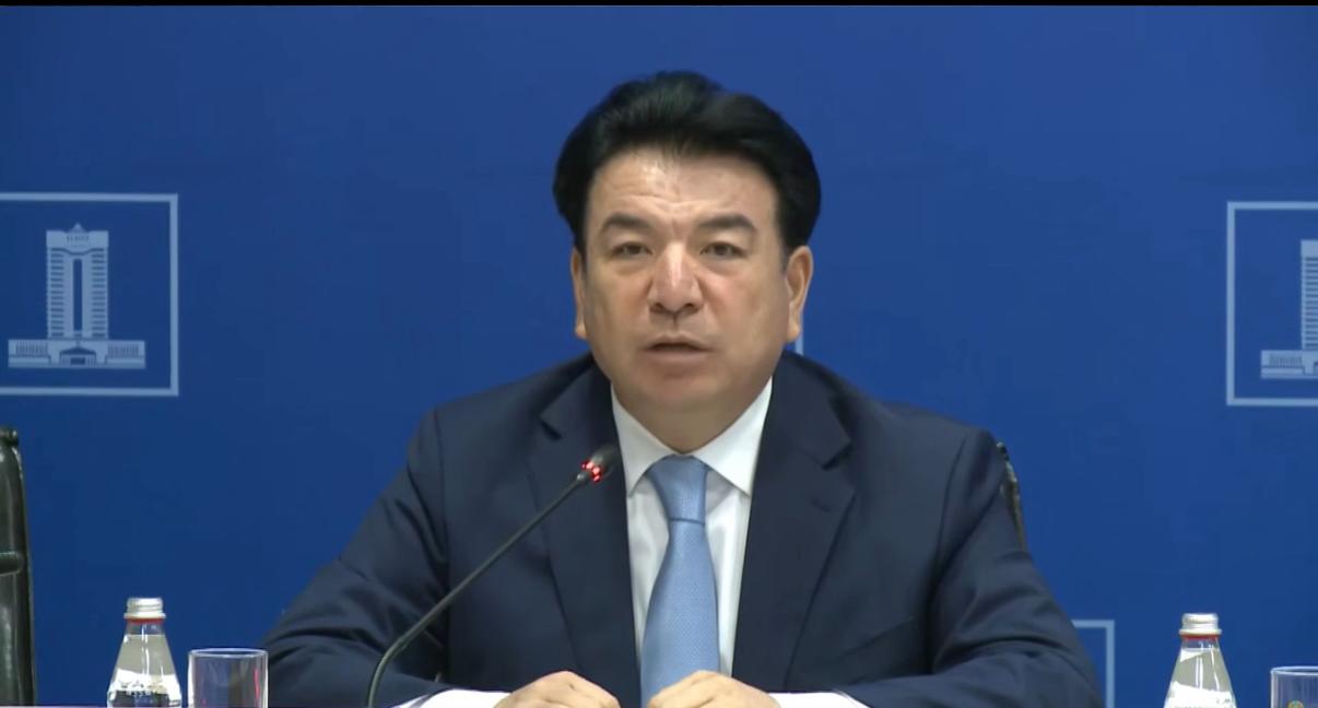 Lısenzııasyz mektepterdiń máselesi qaralyp jatyr - mınıstr