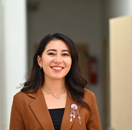 Mánsııa ESEKEEVA: Ekologııalyq mádenıetke betburys kúsheıip keledi