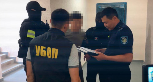 Adam saýdasymen aınalysqan qylmystyq top ustaldy