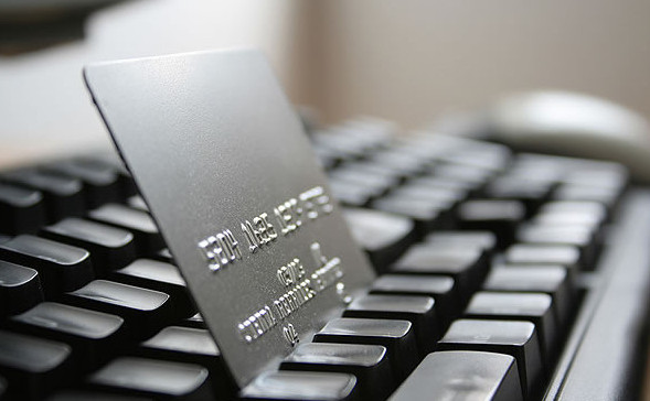 Bank kartasyn úshinshi tulǵaǵa bergender qylmystyq jaýapkershilikke tartylady