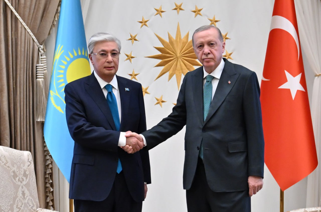 Memleket basshysy Qasym-Jomart Toqaev Túrkııa Prezıdenti Rejep Taııp Erdoǵanmen kelissóz júrgizdi