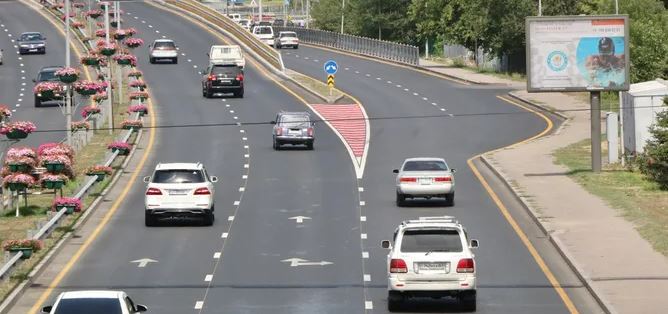 Elimizge 1,5 myń tonna paıdalanylǵan shına zańsyz ákelingen