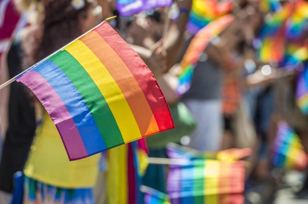 LGBT nasıhatyna qarsy petısııaǵa 1 jyl: arnaıy zertteýdiń nátıjeleri jarııalandy
