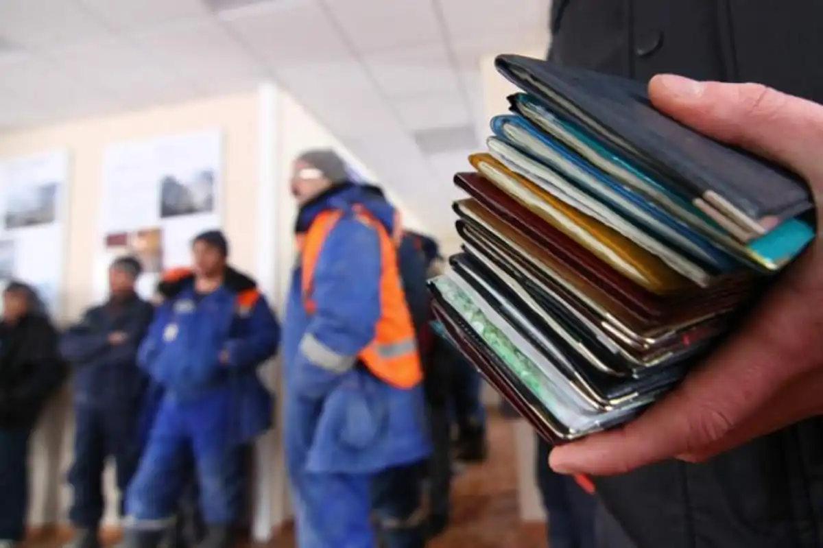 Qazaqstanda qansha shetel azamaty jumys isteıdi?