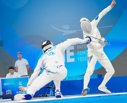 Qazaqstan semsershileri  álem chempıonatynyń jartylaı fınalyna shyqty