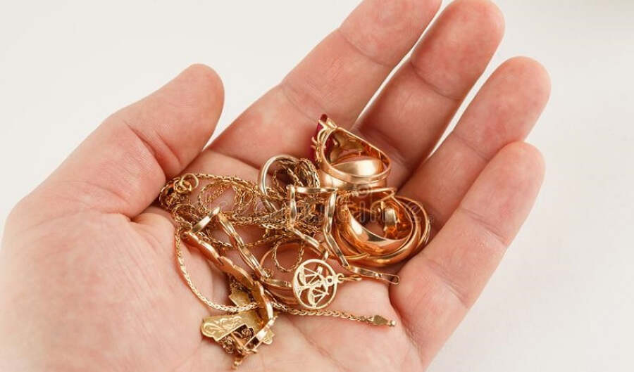 Atyraý turǵyny Qyzylordadaǵy zergerlik dúkennen altyn urlaǵan