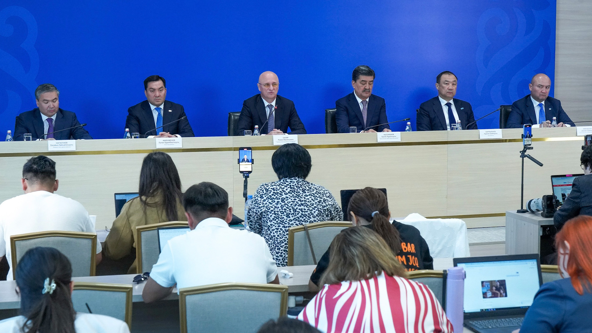 О́ńdeý sektorynda ósim bar