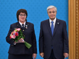 Prezıdent kólik salasynyń qyzmetkerlerin memlekettik nagradamen marapattady