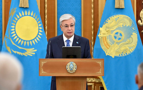 Memleket basshysy kólik salasynyń qyzmetkerlerin marapattady