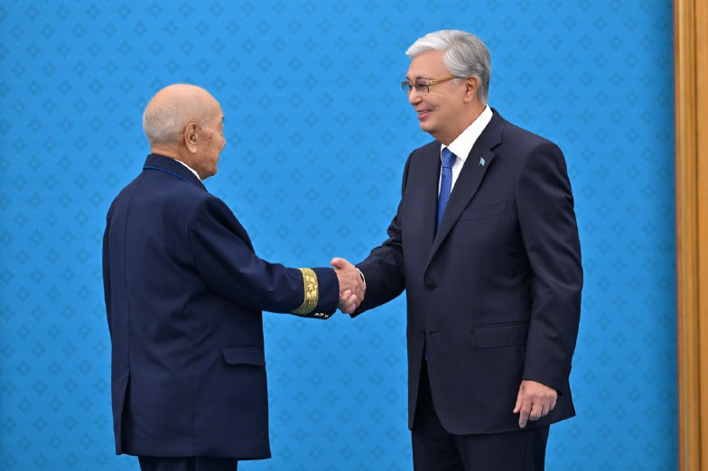 Qaltaı Sámbetovke «Qazaqstannyń Eńbek Eri» ataǵy tabystaldy