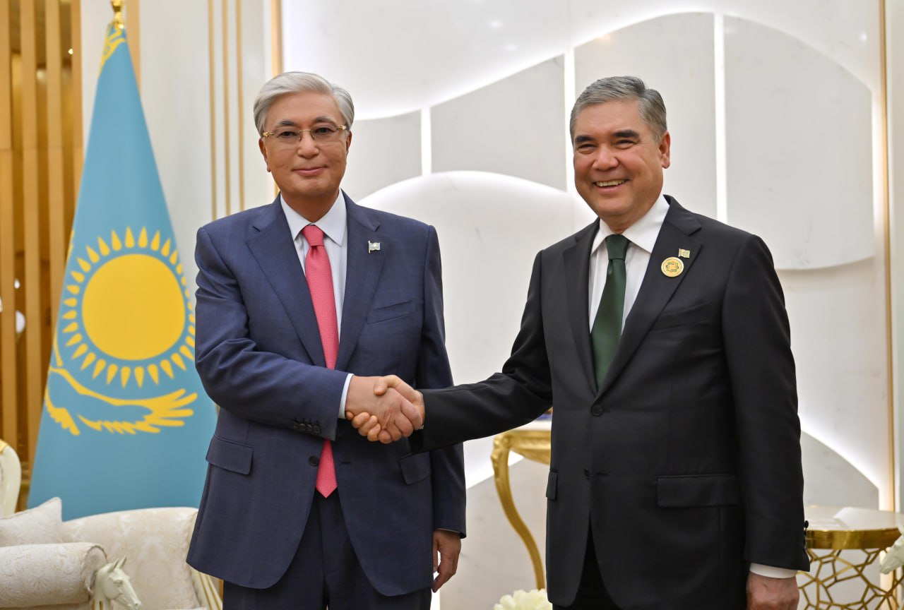 Áýejaıda Qasym-Jomart Toqaev pen Gýrbangýly Berdimuhamedov az-kem áńgimelesti