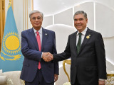 Áýejaıda Qasym-Jomart Toqaev pen Gýrbangýly Berdimuhamedov az-kem áńgimelesti