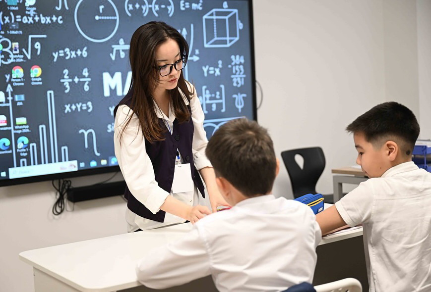 Bilim salasy serpilis aldynda tur