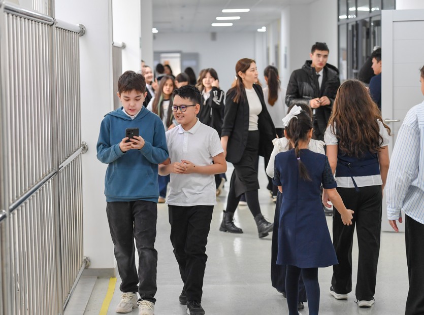 Zamanaýı mektepter boı kóteredi