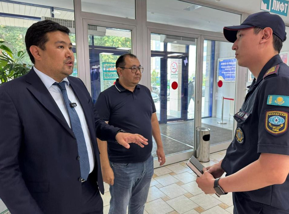 Astana bazarlaryna tekseris júrgizildi