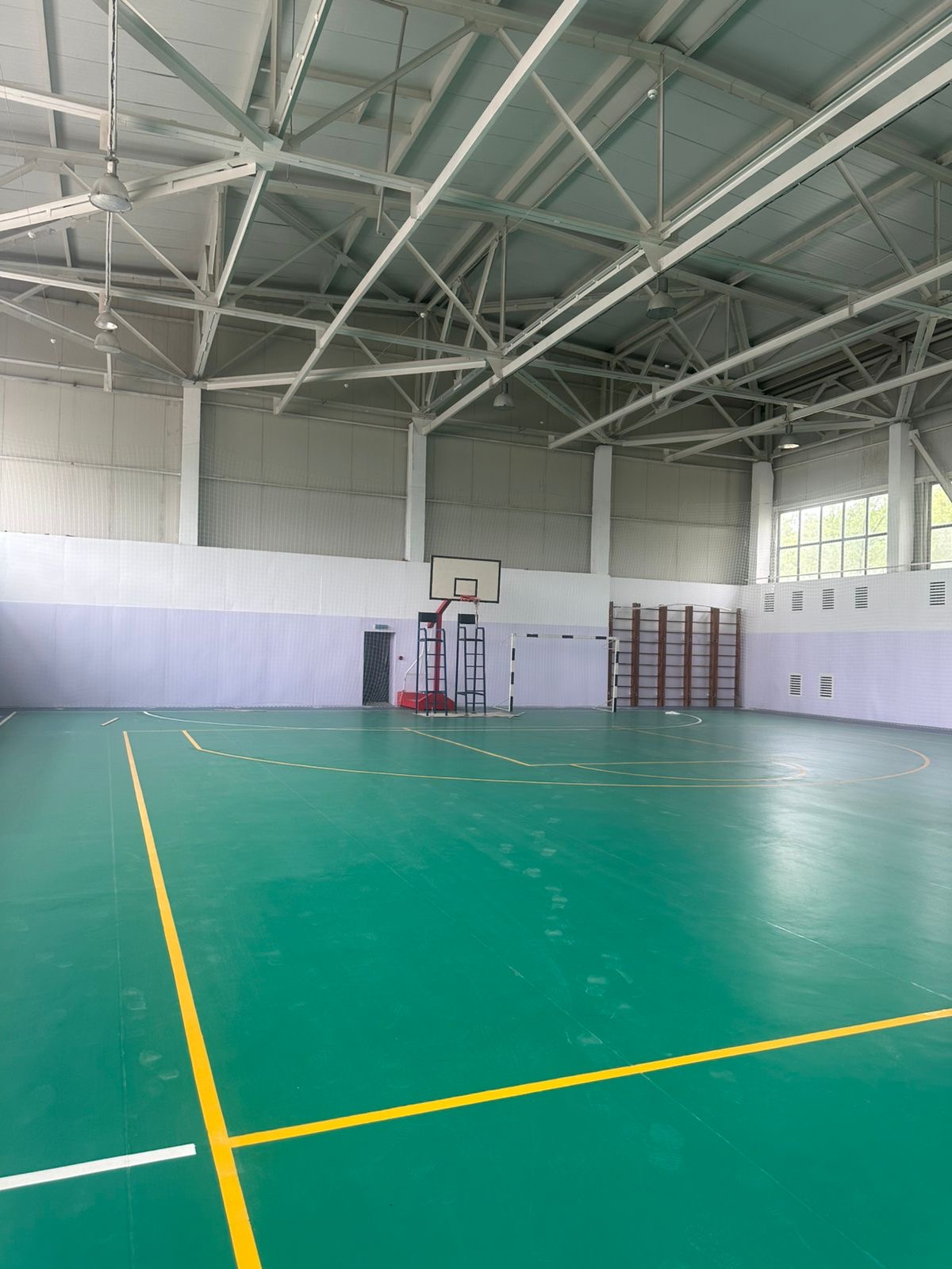 Jumysshy mamandyqtaryna qoldaý kórsetedi