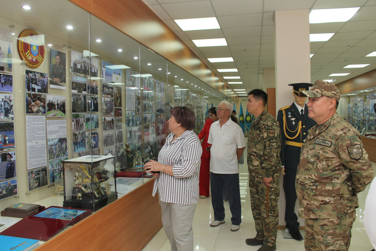 Batyrdyń anasy: «Ulandyqtardy keziktirsem, ulymdy kórgendeı bolamyn...»